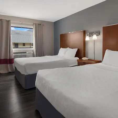 Canadas Best Value Inn & Suites Kamloops Exterior photo